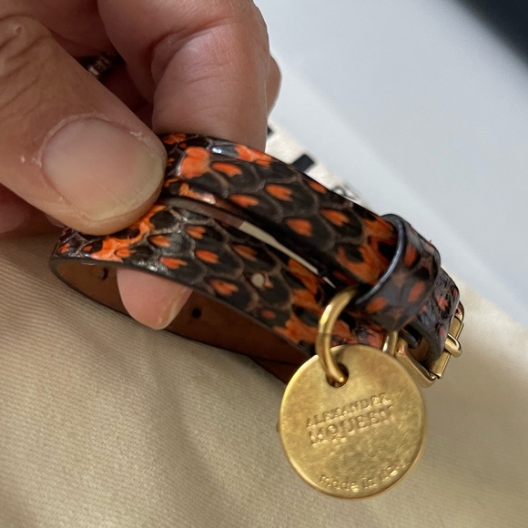 MOVING SALE: ALEXANDER MCQUEEN SKULL LEATHER DOUBLE WRAP BRACELET💀🧡 - Picture 13 of 16